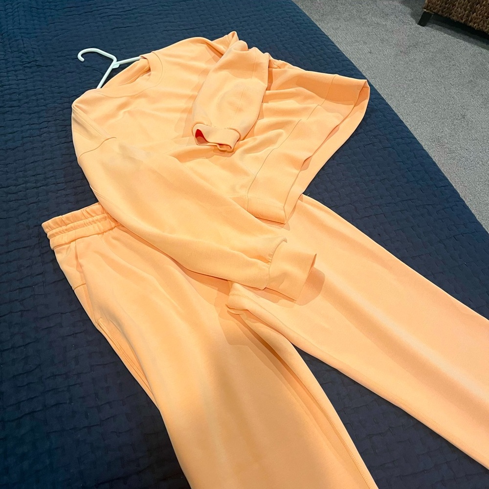 NWOT Lululemon Softstream fabric pants and sweatshirt